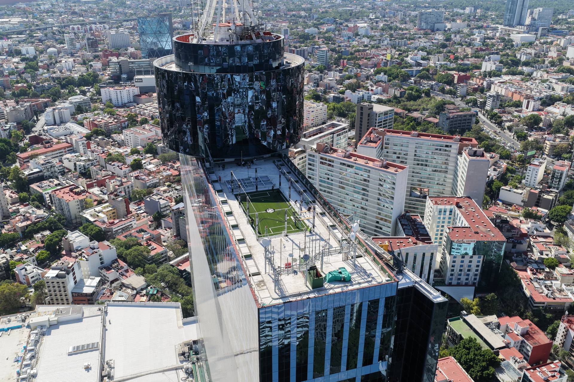 Cancha rooftop Piso 44 — vista aérea