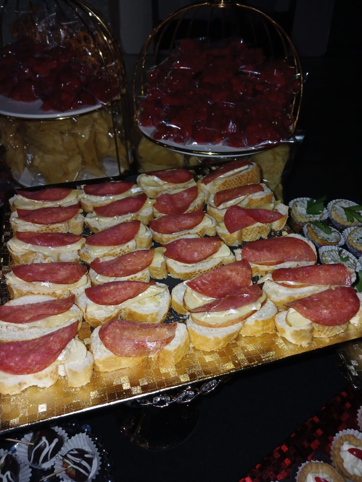 Bruschettas con salami